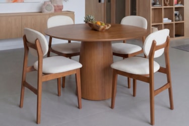 Cadeira Bia Estofada e Detalhes em Madeira Maciça