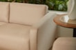 Sofá Duna 3 Lugares Compacto com Design Minimalista e Pés em Madeira Maciça